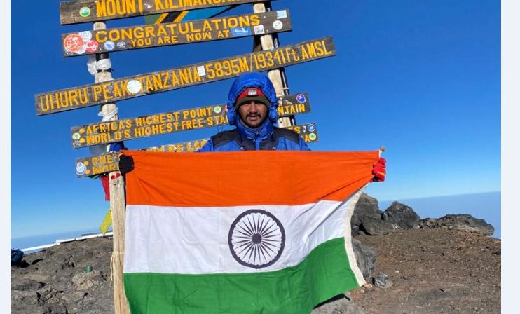 Vijay hoisted the tricolor on the highest peak of Africa